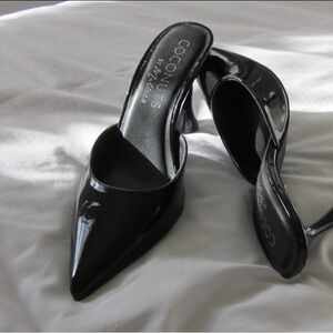 Coconuts by Matisse Glossy Black Mules